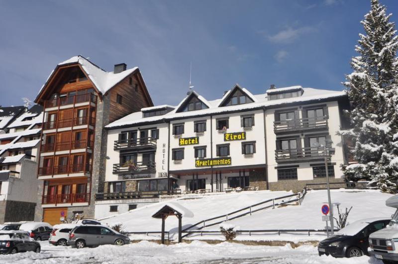 Hotel Tirol Formigal Exterior photo